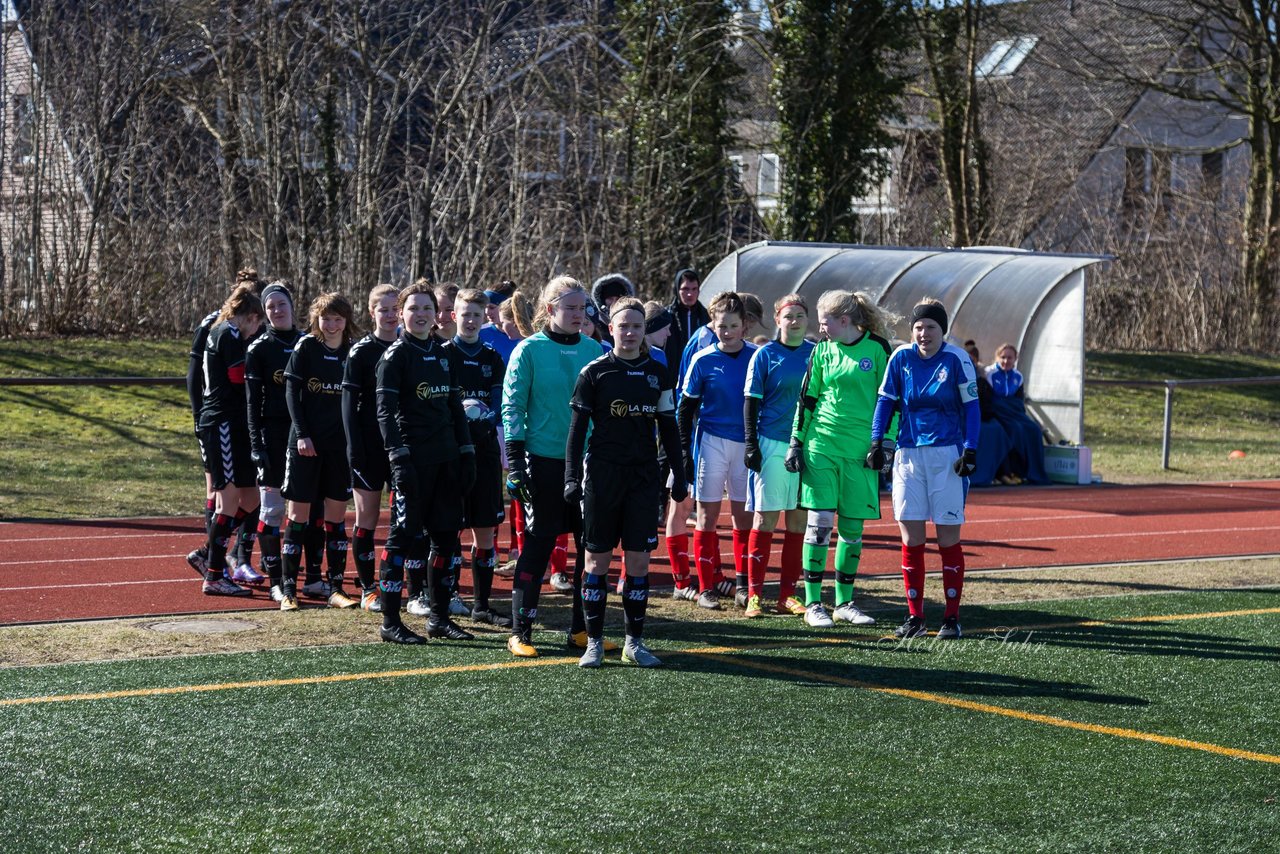 Bild 130 - B-Juniorinnen Halbfinale SVHU - Holstein Kiel : Ergebnis: 3:0